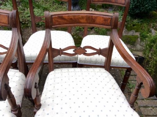 A SET OF REGENCY CHAIRS COMPRISING 2 CARVER OR ARM CHAIRS AND 5 SINGLE DINING CHAIRS - ADDITIONAL PHOTO 7