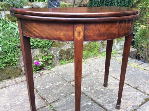 SMALL DEMILUNE GEORGIAN TEA TABLE - ADDITIONAL PHOTO 5