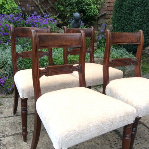 A GOOD SET OF FOUR REGENCY DINING CHAIRS - ADDITIONAL PHOTO 1