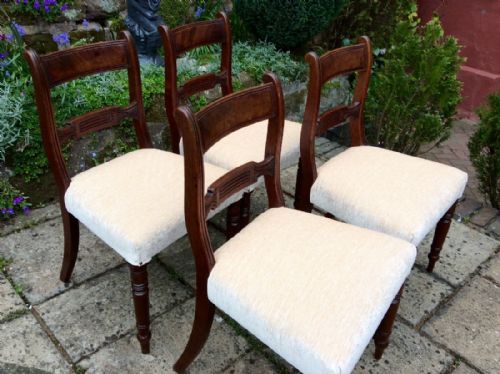A GOOD SET OF FOUR REGENCY DINING CHAIRS - ADDITIONAL PHOTO 5