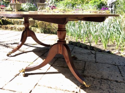 REGENCY MAHOGANY PEDESTAL DINING TABLE - ADDITIONAL PHOTO 3