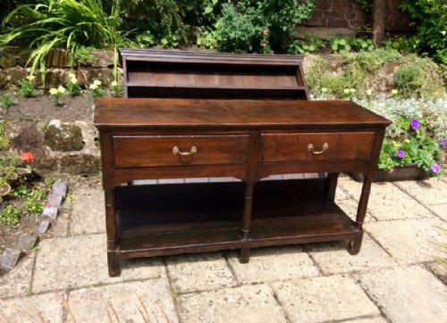 A SMALL OAK DRESSER - ADDITIONAL PHOTO 3