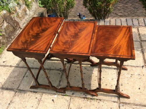 NEST OF 3 MAHOGANY TABLES - ADDITIONAL PHOTO 2