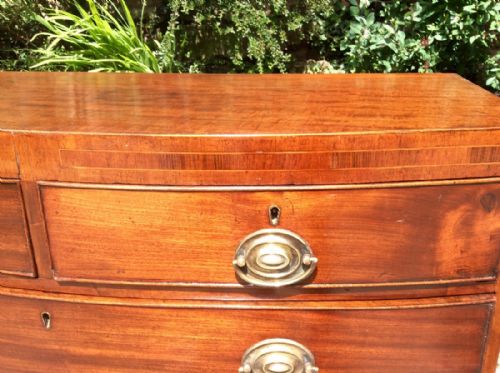 LOVELY BOW FRONT MAHOGANY CHEST OF DRAWERS - ADDITIONAL PHOTO 3