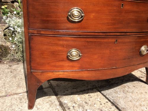 LOVELY BOW FRONT MAHOGANY CHEST OF DRAWERS - ADDITIONAL PHOTO 4