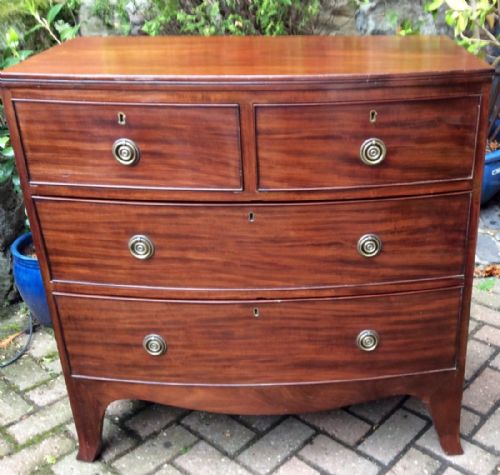 quality small bow front mahogany chest of drawers - CATEGORY: ANTIQUE CHEST OF DRAWERS - DATED 1800