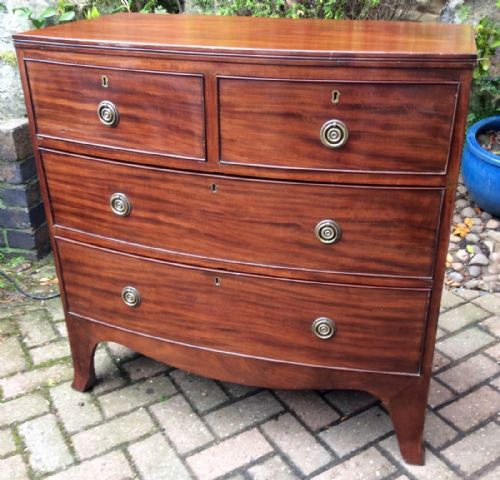 QUALITY SMALL BOW FRONT MAHOGANY CHEST OF DRAWERS - ADDITIONAL PHOTO 1