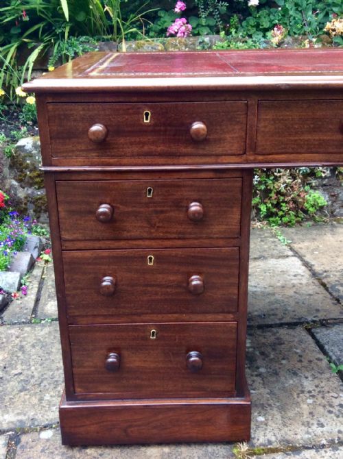 MAHOGANY PEDESTAL DESK - ADDITIONAL PHOTO 4