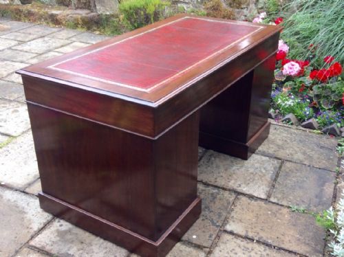 MAHOGANY PEDESTAL DESK - ADDITIONAL PHOTO 6
