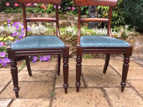 A PAIR OF LATE REGENCY CHAIRS - ADDITIONAL PHOTO 1