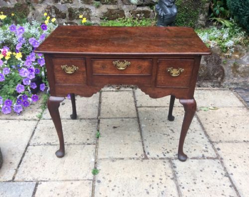 early georgian oak lowboy - CATEGORY: ANTIQUE FURNITURE - DATED 18TH CENTURY