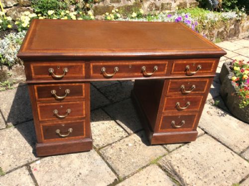 MAPLE AND CO PEDESTAL DESK - ADDITIONAL PHOTO 4