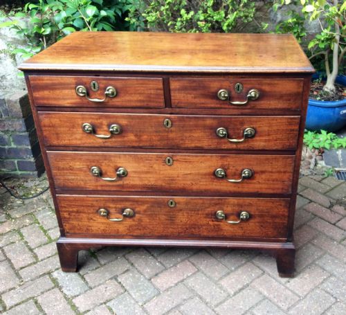 georgian mahogany chest of drawers - CATEGORY: ANTIQUE CHEST OF DRAWERS - DATED 1750