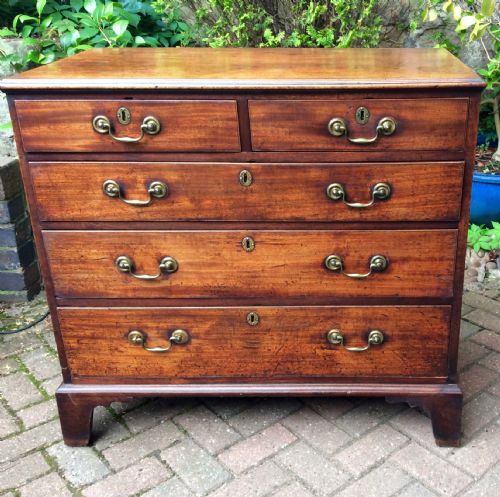 GEORGIAN MAHOGANY CHEST OF DRAWERS - ADDITIONAL PHOTO 1