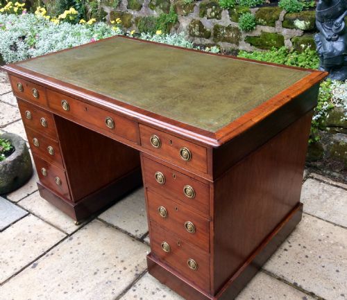 GOOD VICTORIAN MAHOGANY PEDESTAL DESK - ADDITIONAL PHOTO 3