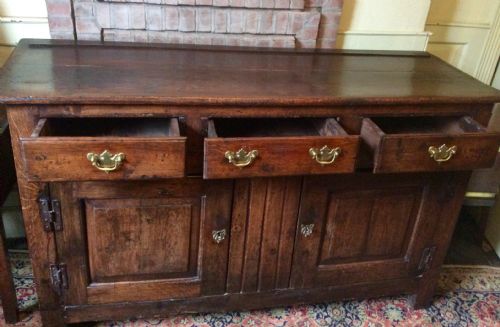 GEORGIAN OAK DRESSER BASE - ADDITIONAL PHOTO 1