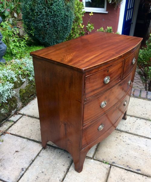 SMALL GEORGIAN BOW FRONT CHEST OF DRAWERS - ADDITIONAL PHOTO 3