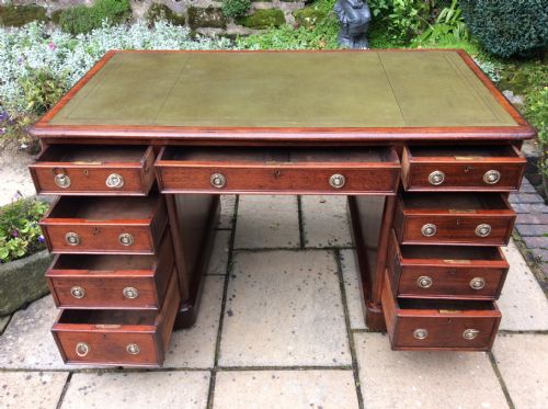 SUPER QUALITY VICTORIAN MAHOGANY PEDESTAL DESK - ADDITIONAL PHOTO 6