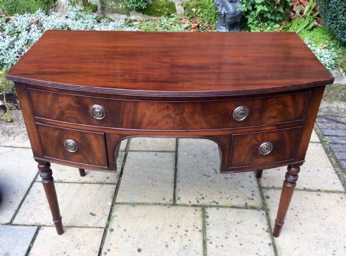 regency mahogany bow front dressing table - CATEGORY: ANTIQUE DRESSING TABLES - DATED REGENCY