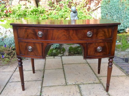 REGENCY MAHOGANY BOW FRONT DRESSING TABLE - ADDITIONAL PHOTO 1