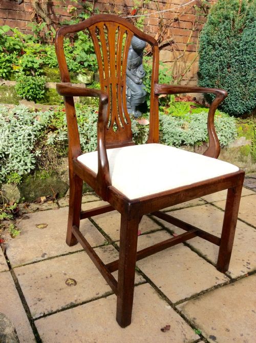GEORGIAN PERIOD MAHOGANY HEPPLEWHITE ARMCHAIR - ADDITIONAL PHOTO 3