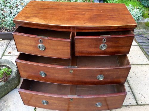SMALL REGENCY BOW FRONT CHEST OF DRAWERS - ADDITIONAL PHOTO 4