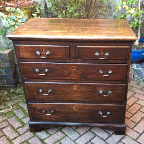 early 18th century oak chest of drawers - CATEGORY: ANTIQUE CHEST OF DRAWERS - DATED 18TH CENTURY