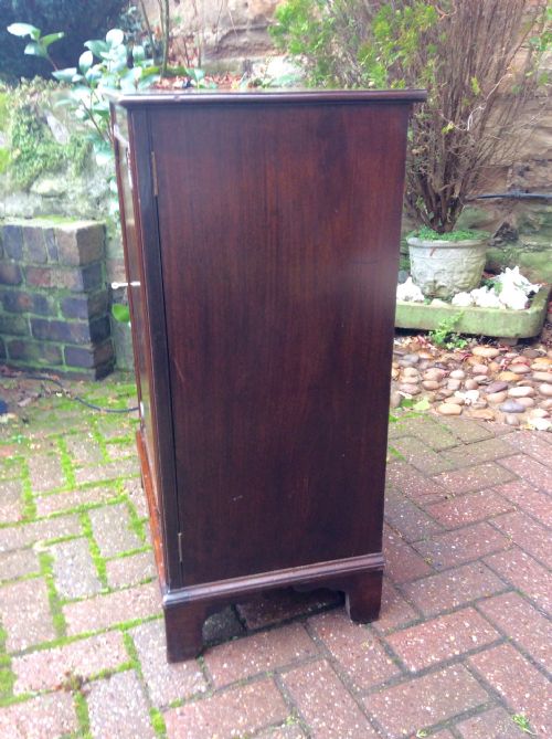 A VERY USEFUL VICTORIAN MAHOGANY CUPBOARD - ADDITIONAL PHOTO 4