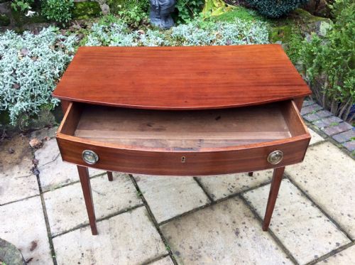 GEORGIAN MAHOGANY BOW FRONT SIDE TABLE - ADDITIONAL PHOTO 5