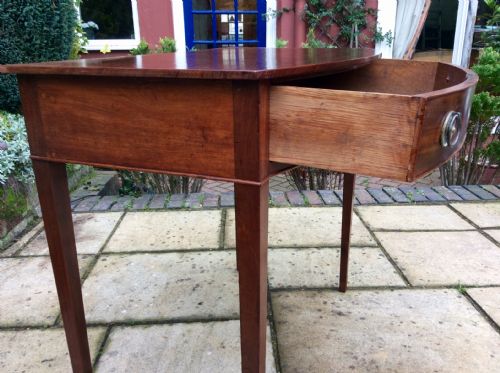 GEORGIAN MAHOGANY BOW FRONT SIDE TABLE - ADDITIONAL PHOTO 6