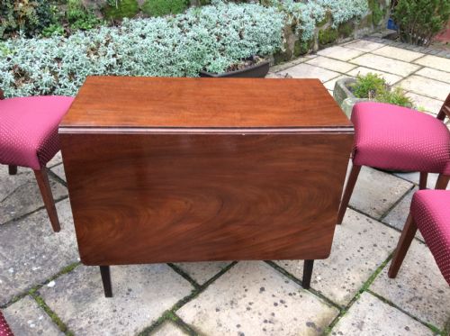 small georgian mahogany dining table - CATEGORY: ANTIQUE TABLES - DATED GEORGIAN
