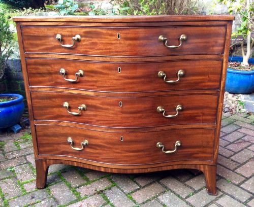 GEORGIAN MAHOGANY SERPENTINE CHEST OF DRAWERS - ADDITIONAL PHOTO 3