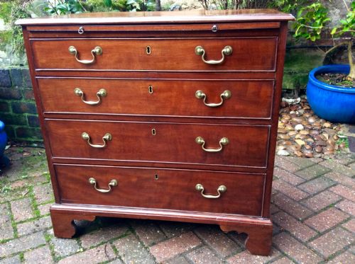 small georgian mahogany chest of drawers - CATEGORY: ANTIQUE CHEST OF DRAWERS - DATED 18TH CENTURY