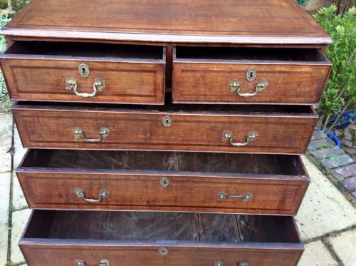 EARLY GEORGIAN OAK CHEST OF DRAWERS - ADDITIONAL PHOTO 5