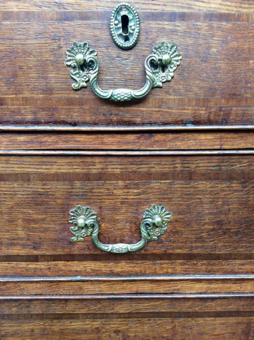 EARLY GEORGIAN OAK CHEST OF DRAWERS - ADDITIONAL PHOTO 8