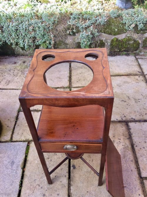 GEORGIAN MAHOGANY BEDSIDE TABLE - ADDITIONAL PHOTO 3