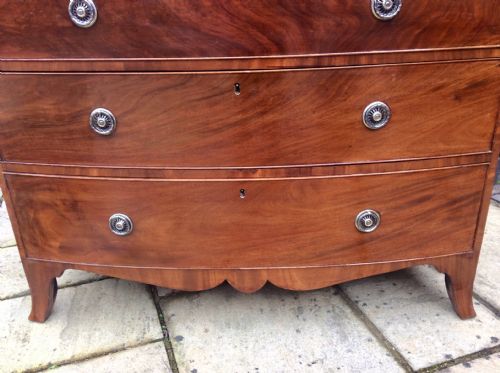 MAHOGANY BOW FRONTED CHEST OF DRAWERS - ADDITIONAL PHOTO 2