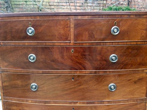 MAHOGANY BOW FRONTED CHEST OF DRAWERS - ADDITIONAL PHOTO 4