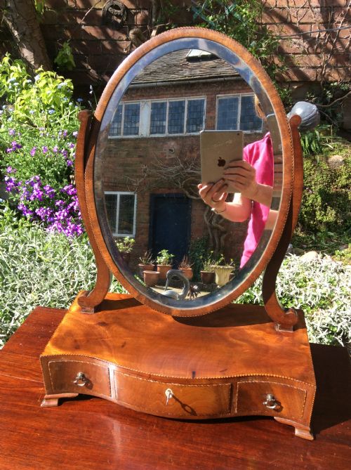 GEORGIAN SERPENTINE DRESSING TOILET MIRROR - ADDITIONAL PHOTO 1