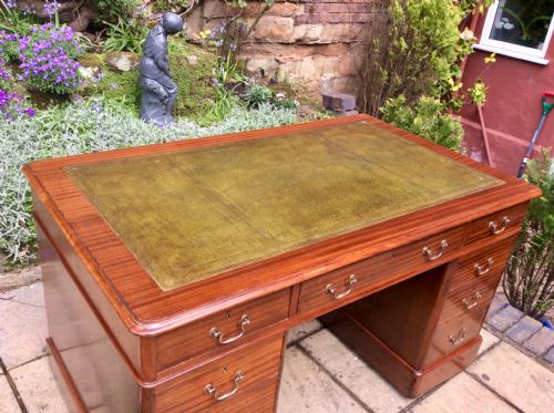 MAHOGANY PEDESTAL DESK - ADDITIONAL PHOTO 3