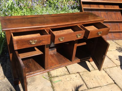 SMALL OAK DRESSER AND SHELVES - ADDITIONAL PHOTO 3