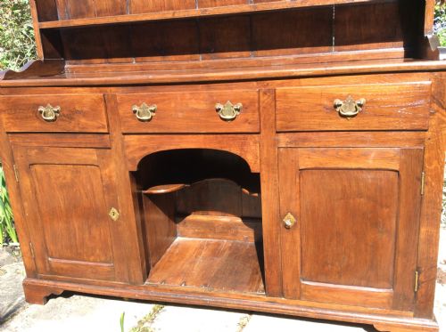 SMALL OAK DRESSER AND SHELVES - ADDITIONAL PHOTO 4