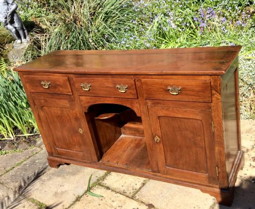 SMALL OAK DRESSER BASE - ADDITIONAL PHOTO 1