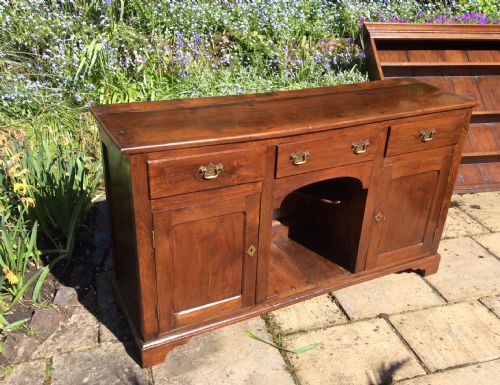 SMALL OAK DRESSER BASE - ADDITIONAL PHOTO 5