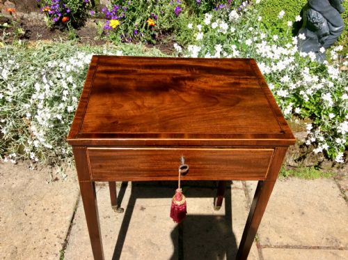 GEORGIAN SMALL MAHOGANY SIDE OR LAMP TABLE - ADDITIONAL PHOTO 2