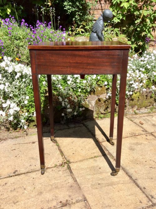 GEORGIAN SMALL MAHOGANY SIDE OR LAMP TABLE - ADDITIONAL PHOTO 4