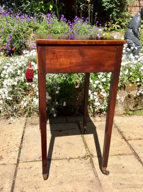 GEORGIAN SMALL MAHOGANY SIDE OR LAMP TABLE - ADDITIONAL PHOTO 5