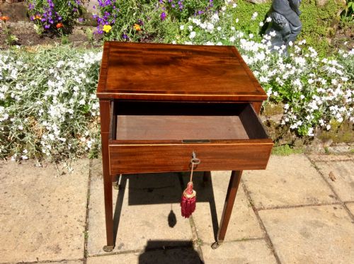 GEORGIAN SMALL MAHOGANY SIDE OR LAMP TABLE - ADDITIONAL PHOTO 6