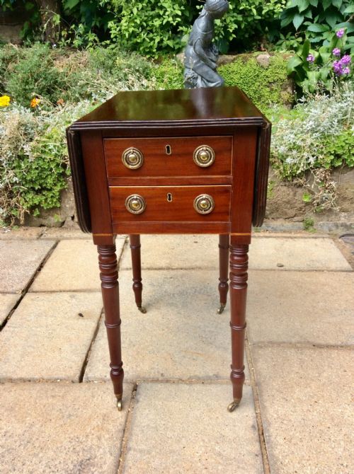 SMALL REGENCY PEMBROKE WORK OR LAMP TABLE - ADDITIONAL PHOTO 1