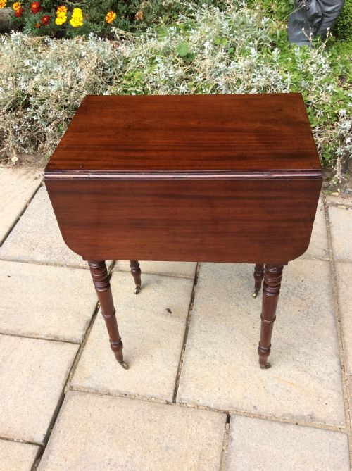 SMALL REGENCY PEMBROKE WORK OR LAMP TABLE - ADDITIONAL PHOTO 2